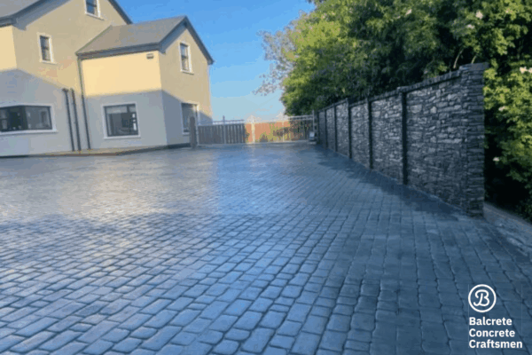 Concrete fence panels